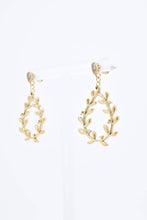 Load image into Gallery viewer, Golden Toile Leaf Earrings