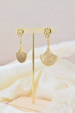 Load image into Gallery viewer, Golden Paris Fan Earrings