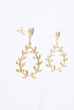 Load image into Gallery viewer, Golden Toile Leaf Earrings