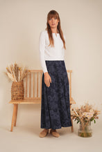 Load image into Gallery viewer, Cropped Ribbed Cardigan