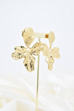 Load image into Gallery viewer, Golden Stainless Steel Orchid Earrings